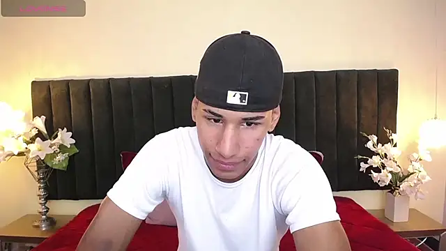 soft attraction online show from April 2026 07:37:01 PM