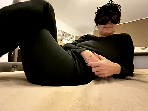 Marilou1983 online show from January 2026 05:27:02 PM