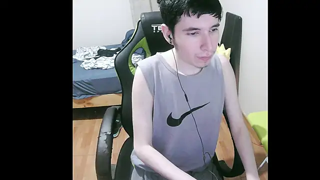 Snapshot of Twink_martinboy chatting on January 2025 02:38:02 AM Twink martinboy online show from January 2025 02:38:02 AM