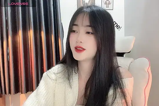 Snapshot of _Aimy_ chatting on December 2024 04:34:02 AM Aimy online show from December 2024 04:34:02 AM