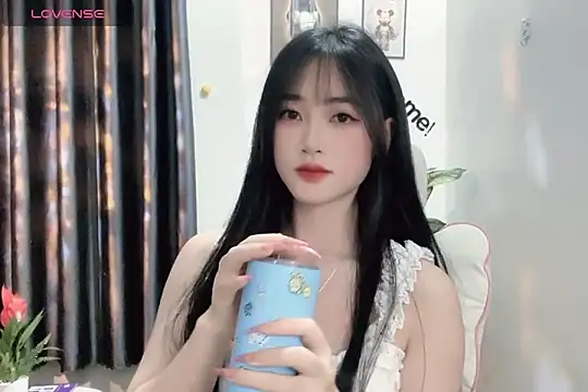 Snapshot of _Aimy_ chatting on January 2025 03:58:02 PM Aimy online show from January 2025 03:58:02 PM