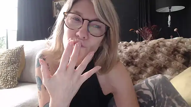 godinflower online show from October 2025 09:24:01 AM