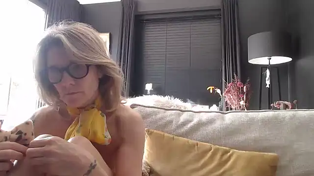 godinflower online show from April 2026 03:20:02 PM