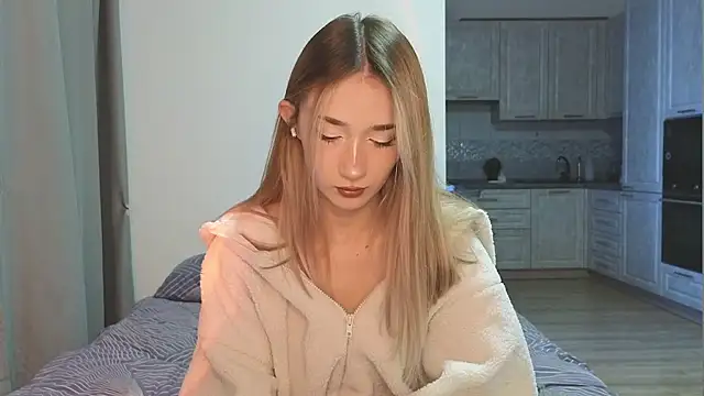 VikiSea online show from March 2025 01:51:01 PM