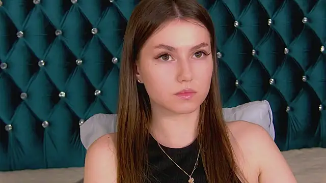 Snapshot of AliceMoreno chatting on October 2025 05:13:02 PM AliceMoreno online show from October 2025 05:13:02 PM