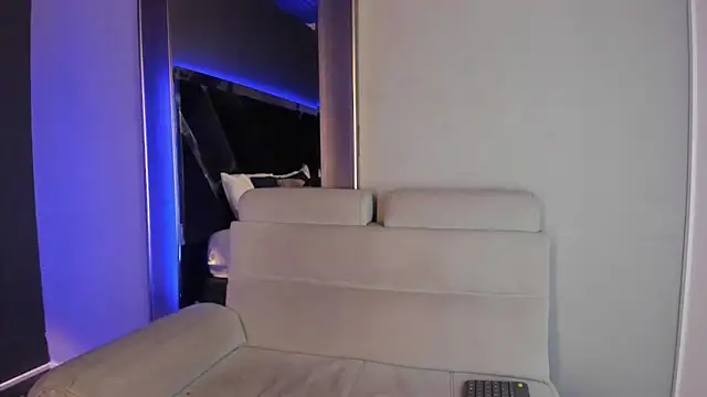 AmmyJones  online show from March 2026 12:10:01 PM