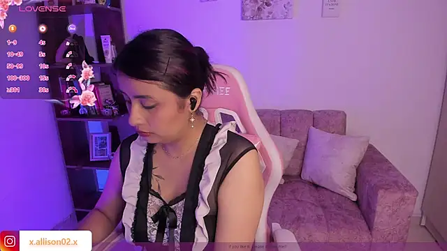 Snapshot of x_allison chatting on September 2025 11:43:01 PM x allison online show from September 2025 11:43:01 PM