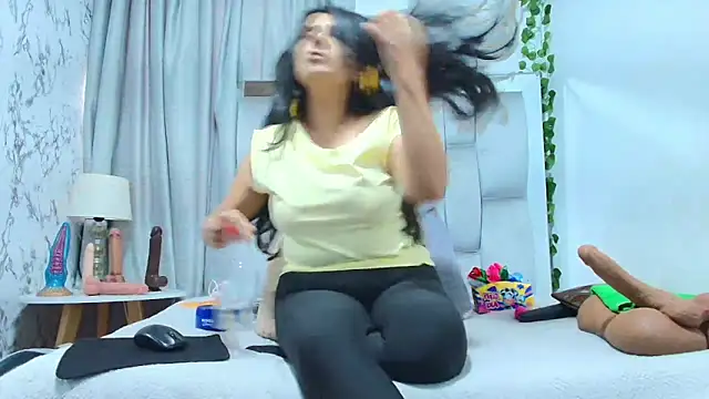  Marcela   online show from October 2025 12:28:01 PM