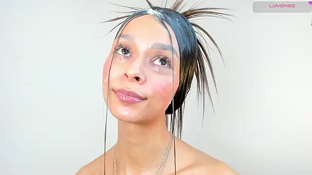 sofia quiros online show from January 2025 01:35:01 PM