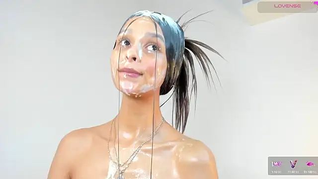 sofia quiros online show from February 2025 12:05:01 AM
