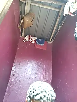 Snapshot of Broan_me chatting on February 2025 09:06:02 AM Broan me online show from February 2025 09:06:02 AM