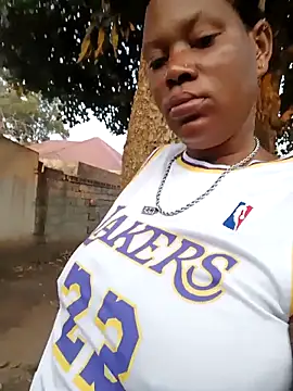 Snapshot of Broan_me chatting on February 2025 04:27:02 AM Broan me online show from February 2025 04:27:02 AM