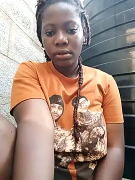 Snapshot of Broan_me chatting on February 2025 04:43:01 AM Broan me online show from February 2025 04:43:01 AM