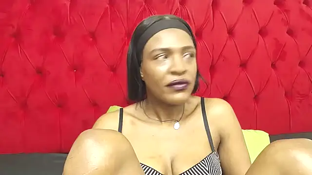 Snapshot of SpicyQueenxxxx chatting on June 2026 06:46:01 AM SpicyQueenxxxx online show from June 2026 06:46:01 AM