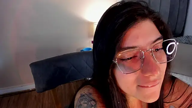 Snapshot of dakotaa__ chatting on February 2025 11:43:02 PM dakotaa online show from February 2025 11:43:02 PM