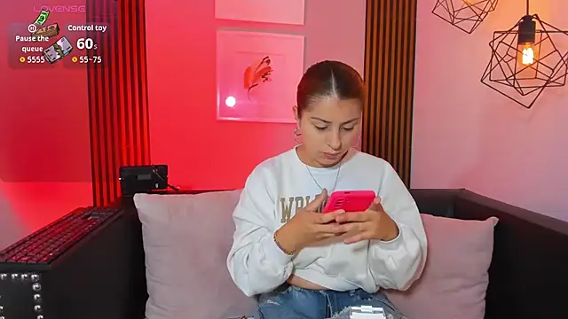 Nahiajhonson  online show from March 2026 01:11:02 PM