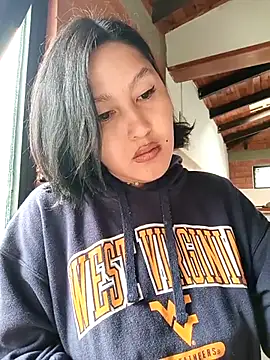 SamaraJay1 online show from November 2025 01:43:03 PM