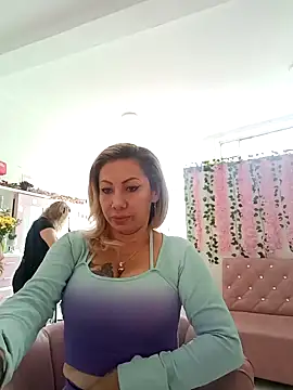 coral smitth online show from December 2024 06:16:01 PM