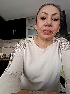 coral smitth online show from October 2025 07:45:01 PM