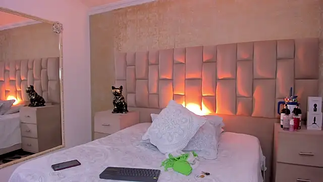 EmmaTorres  online show from October 2025 09:59:01 PM