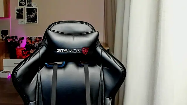 Sm0ly online show from October 2025 01:50:02 AM