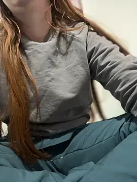 Cloew Marz online show from October 2025 09:39:02 PM