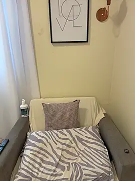 Brownfitbabyy online show from March 2026 12:00:02 PM