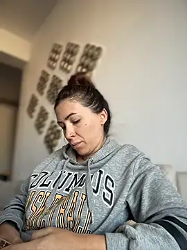 RaquelleDevon online show from October 2025 02:10:01 PM