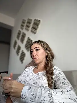 RaquelleDevon online show from December 2025 10:20:02 AM