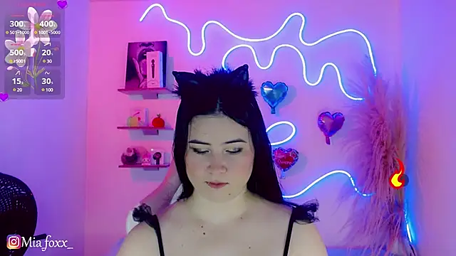 Snapshot of Mia_foxx_ chatting on January 2025 09:04:02 PM Mia foxx online show from January 2025 09:04:02 PM
