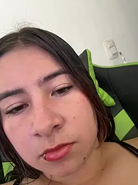 Snapshot of Mia_foxx_ chatting on February 2025 09:34:02 PM Mia foxx online show from February 2025 09:34:02 PM