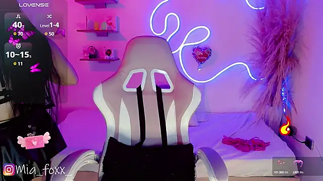 Snapshot of Mia_foxx_ chatting on March 2025 09:06:02 PM Mia foxx online show from March 2025 09:06:02 PM