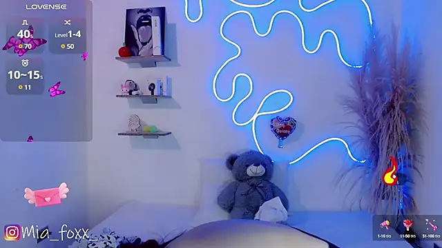 Snapshot of Mia_foxx_ chatting on March 2025 03:11:01 AM Mia foxx online show from March 2025 03:11:01 AM