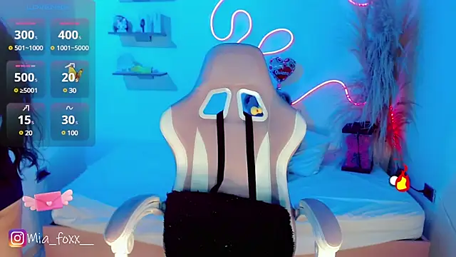 Snapshot of Mia_foxx_ chatting on March 2025 12:08:01 AM Mia foxx online show from March 2025 12:08:01 AM