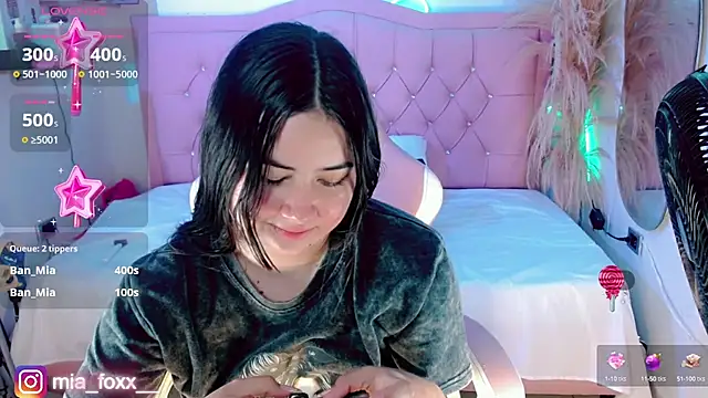 Snapshot of Mia_foxx_ chatting on October 2025 10:07:02 PM Mia foxx online show from October 2025 10:07:02 PM