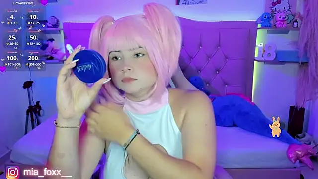 Mia foxx  online show from December 2025 09:10:02 PM