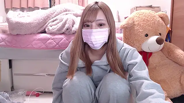 Snapshot of _chanMOMO_ chatting on December 2024 03:46:02 PM chanMOMO online show from December 2024 03:46:02 PM