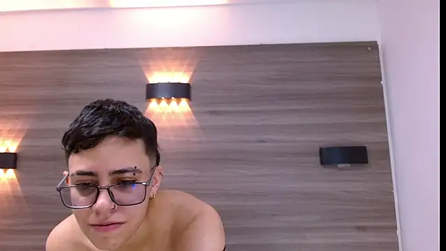 Cutie Shy  online show from March 2025 04:57:02 PM