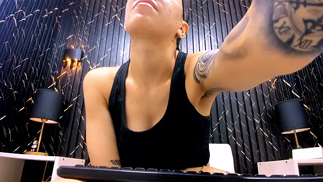 Cutie Shy  online show from December 2025 05:08:02 PM