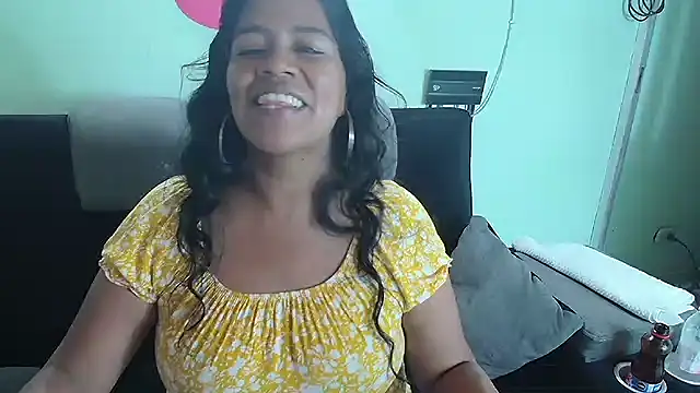 saggil23 online show from December 2024 12:49:01 PM