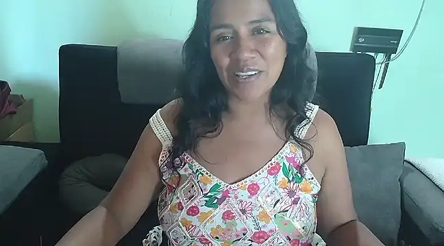 saggil23 online show from December 2024 01:39:01 PM