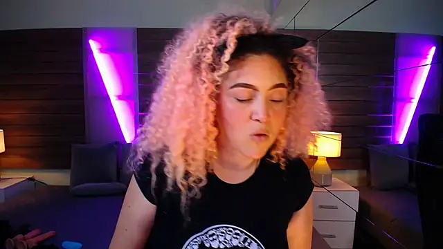 Snapshot of Kateryn_ chatting on January 2025 08:07:02 PM Kateryn online show from January 2025 08:07:02 PM