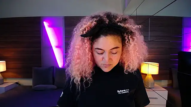 Snapshot of Kateryn_ chatting on January 2025 08:11:01 PM Kateryn online show from January 2025 08:11:01 PM