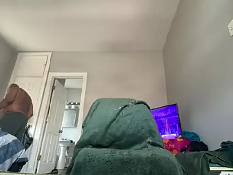 ChiRaqb8 online show from April 2026 07:20:02 PM