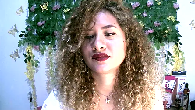 Snapshot of Crysrus chatting on February 2026 07:45:02 PM Crysrus online show from February 2026 07:45:02 PM