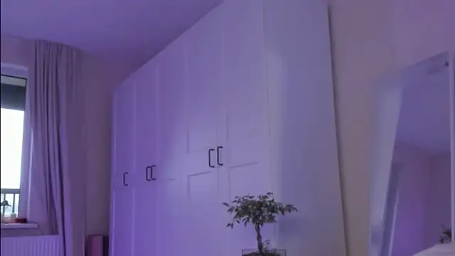 agelandreww online show from October 2025 01:04:02 PM