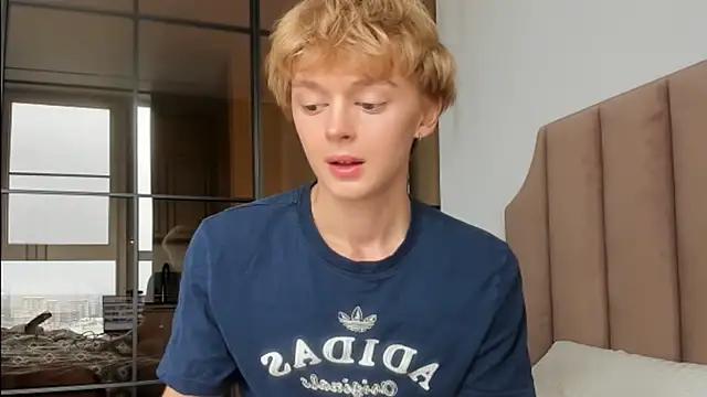 agelandreww online show from April 2026 11:25:02 AM