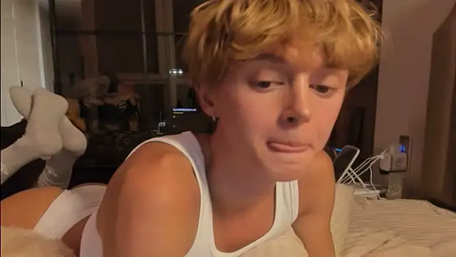 agelandreww online show from April 2026 05:26:02 PM