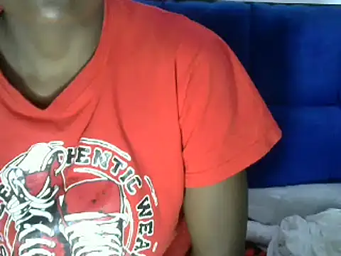 Snapshot of beauty_petite chatting on January 2025 07:40:01 PM beauty petite online show from January 2025 07:40:01 PM