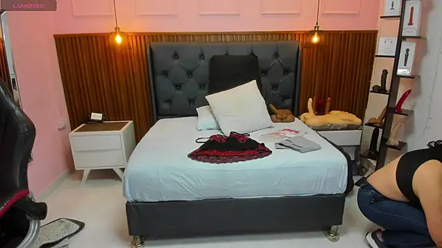 MEYLAGIA online show from November 2025 03:12:01 AM